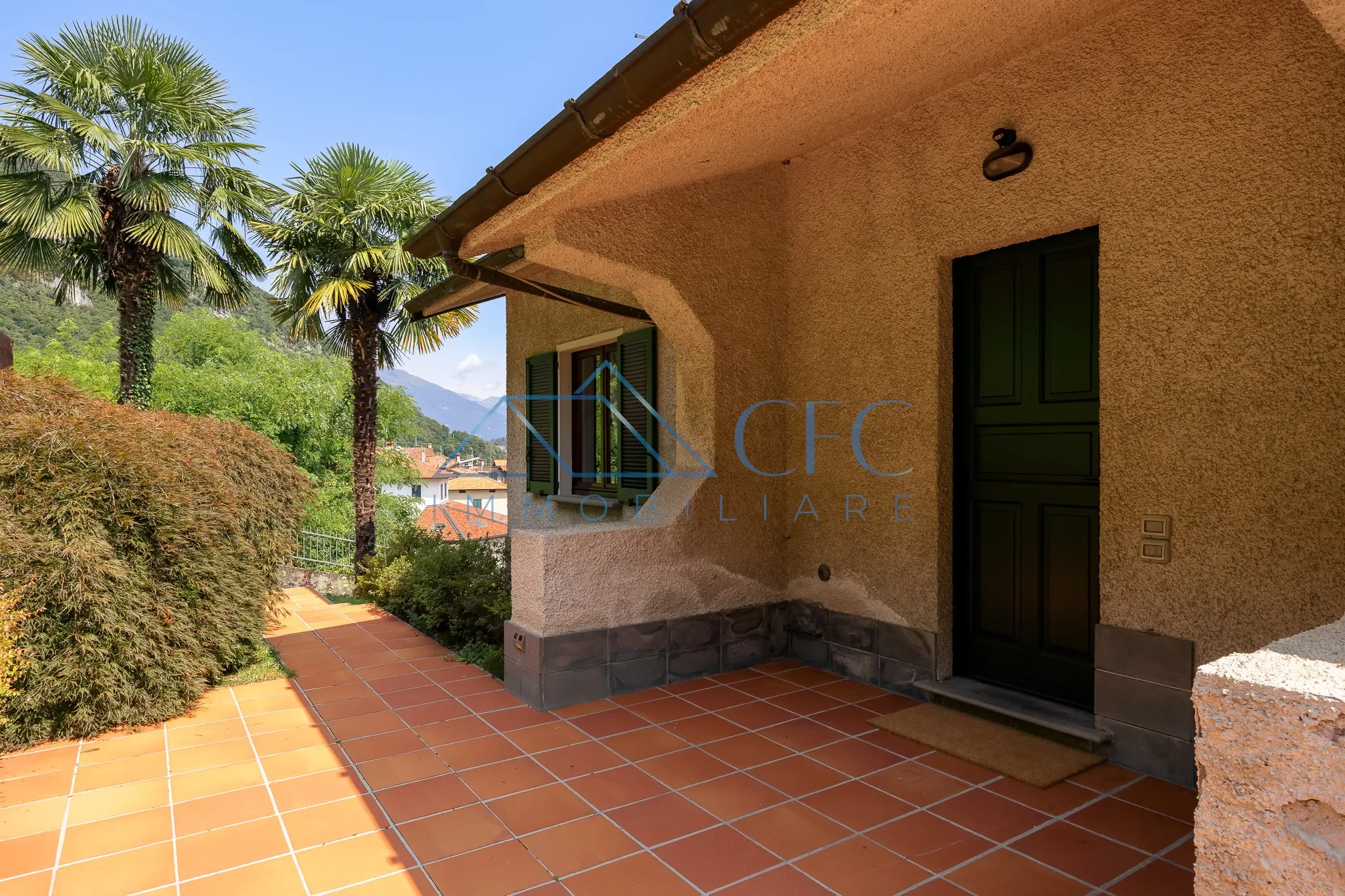 Exterior photo 7