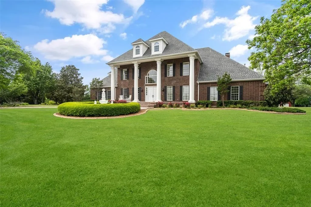 343 E Town East Boulevard, Sunnyvale, Texas, United States. - Photo 6