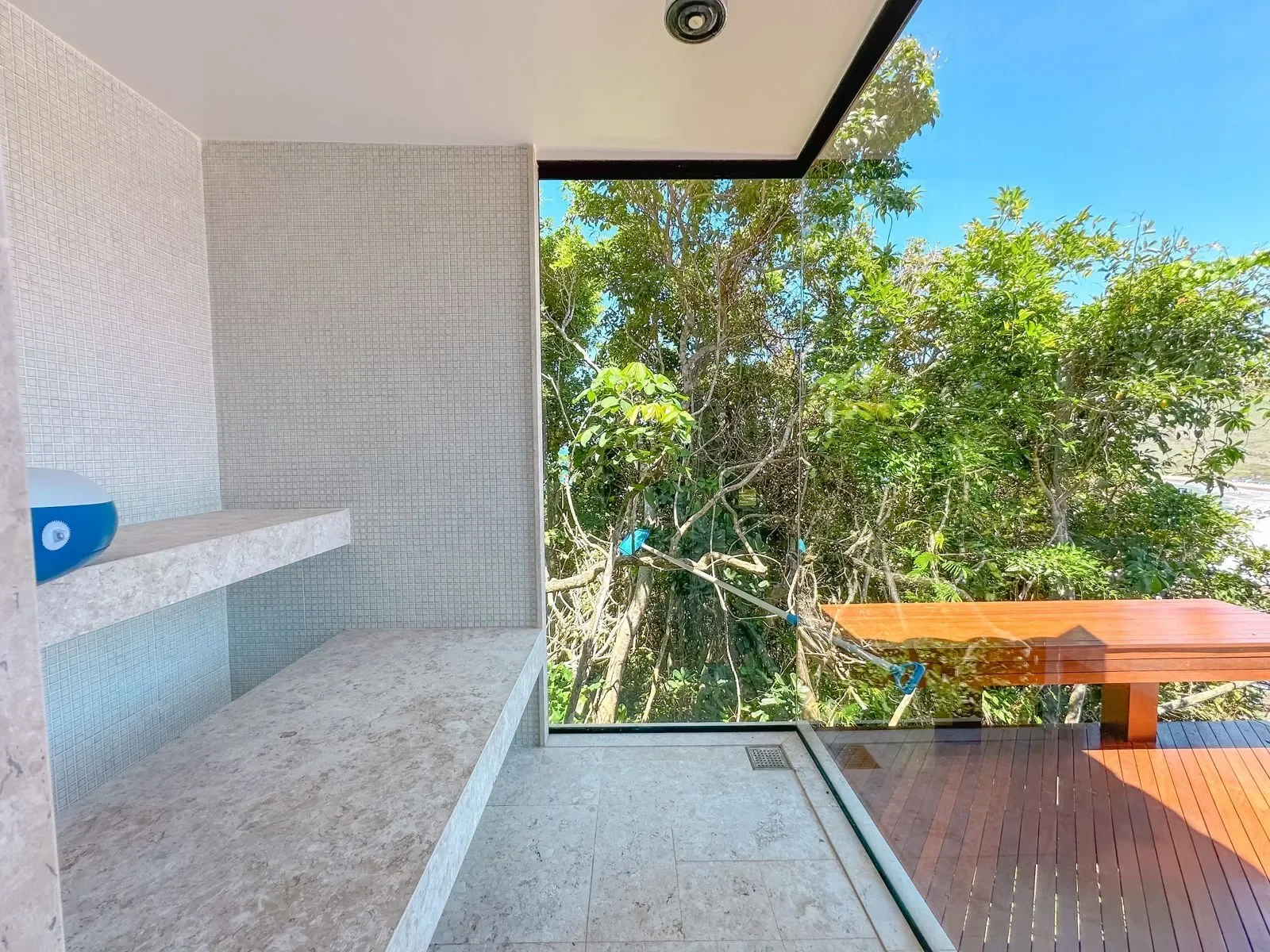 Exterior photo 11