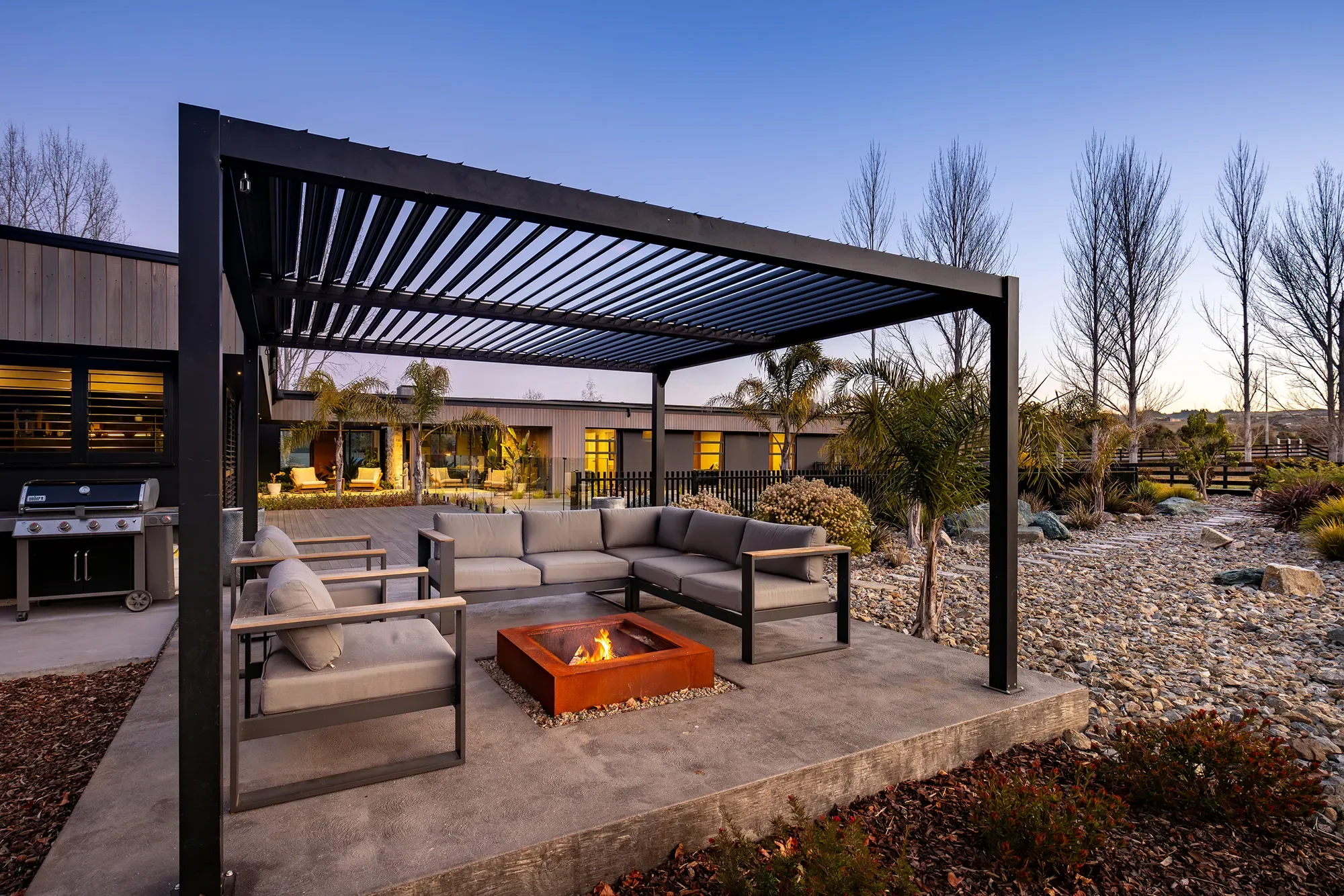Exterior photo 7