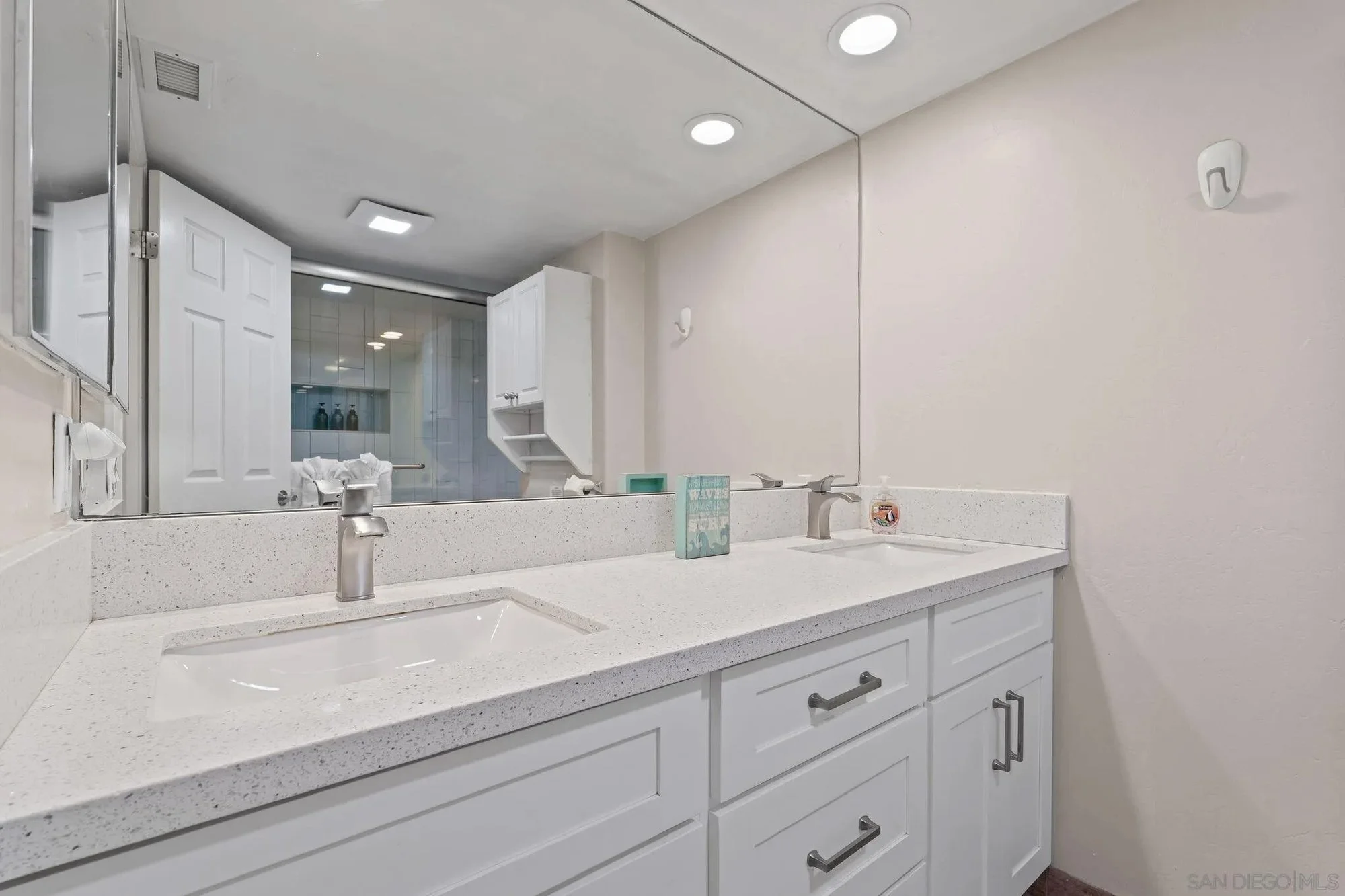 1177 Pacific Beach Drive #A, San Diego, California, United States. - Photo 22