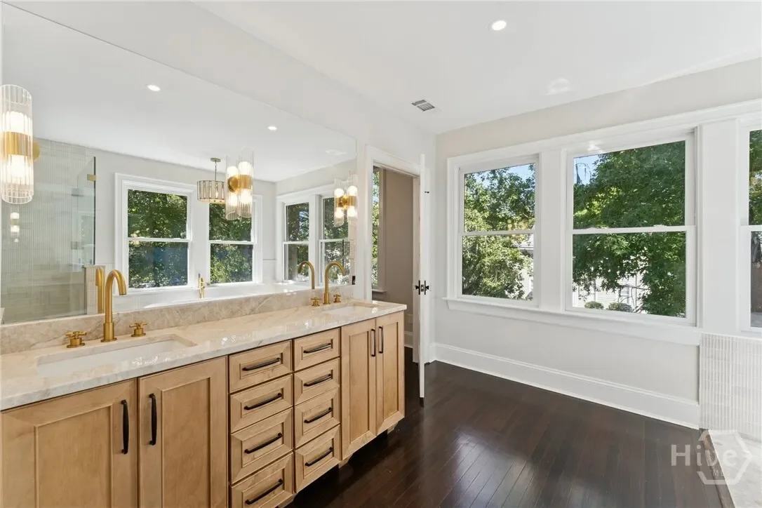 111 E 49th Street, Savannah, Georgia, United States. - Photo 27