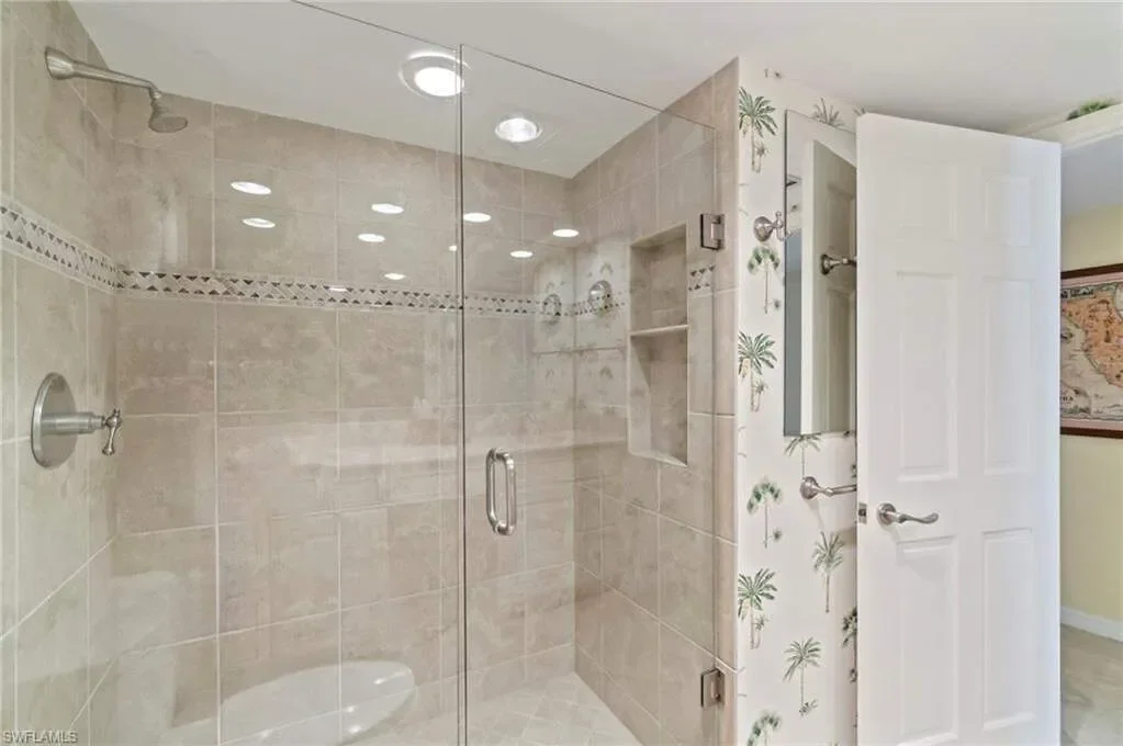 3483 Gulf Shore BLVD, #105, Naples, FL, 34103, USA, Naples, Florida, United States. - Photo 11