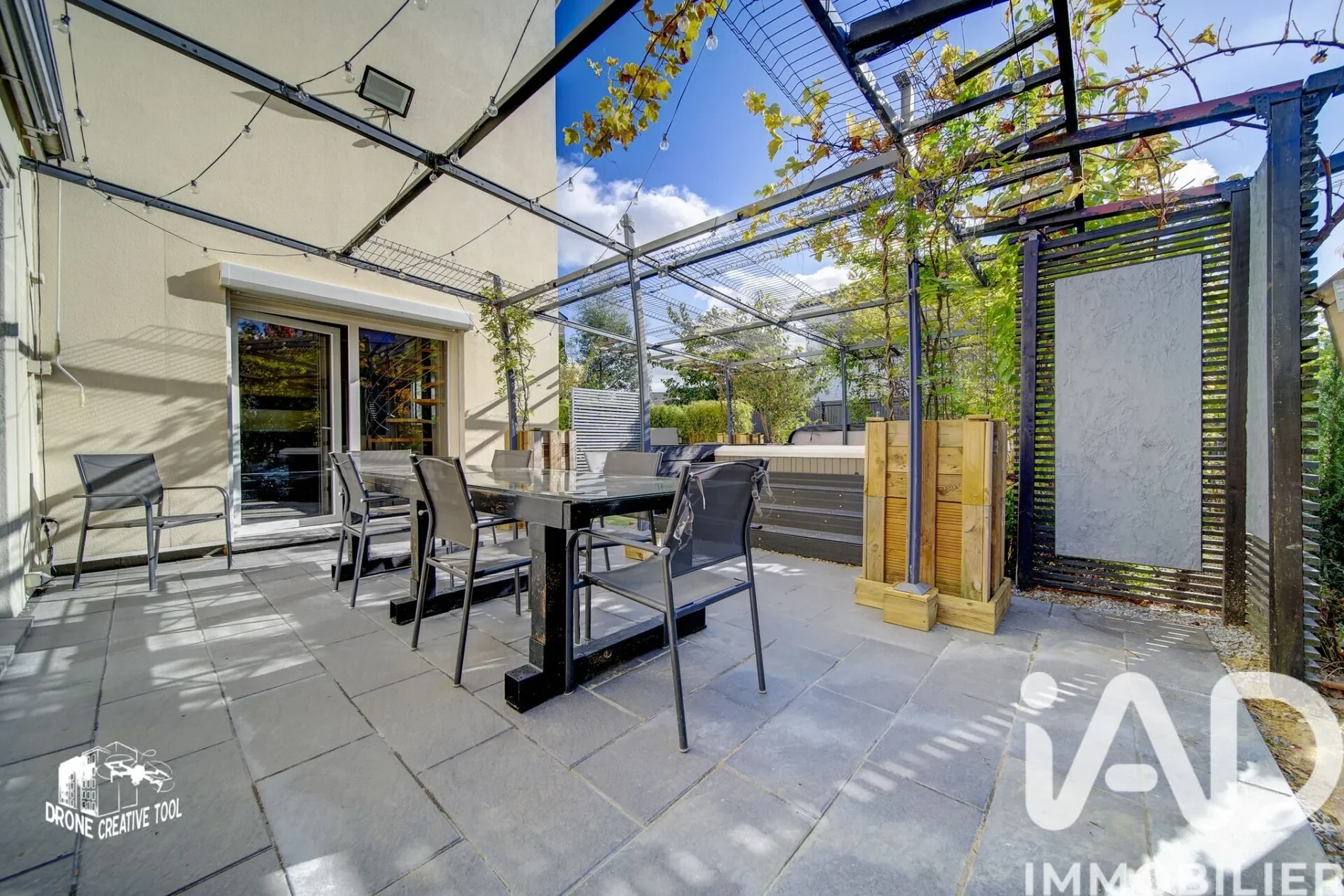 Exterior photo 7