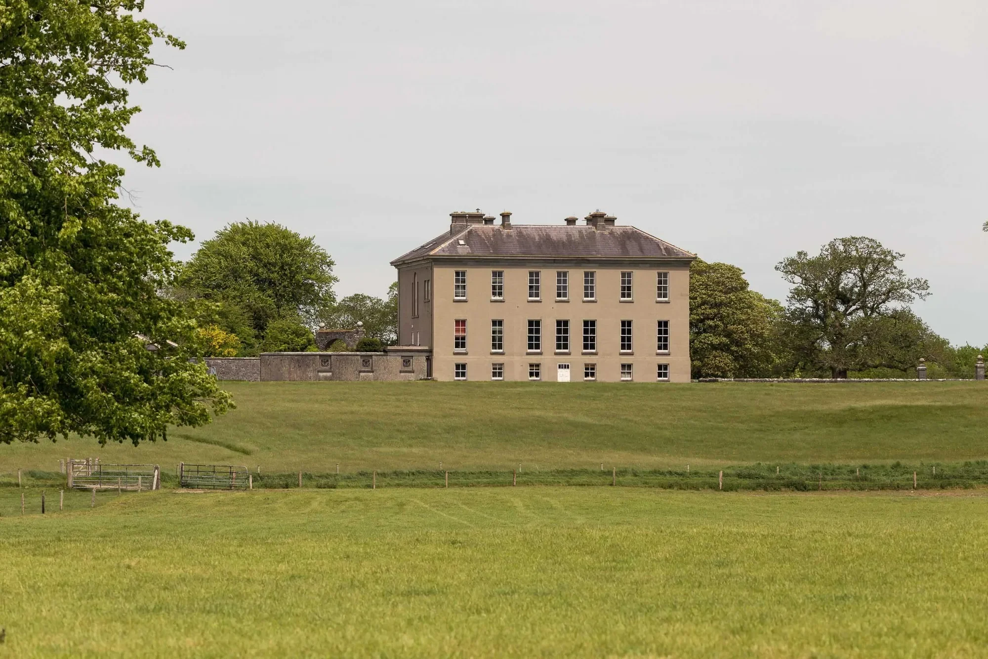 Exterior photo 11