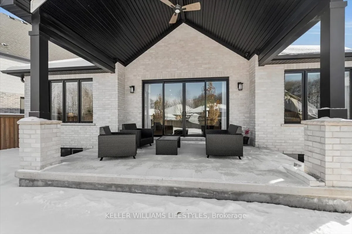 Exterior photo 8