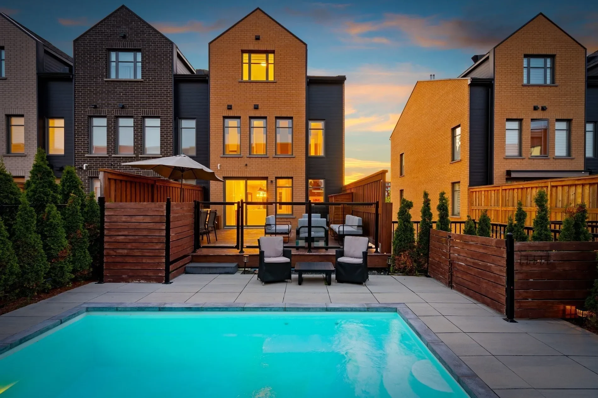 Exterior photo 9