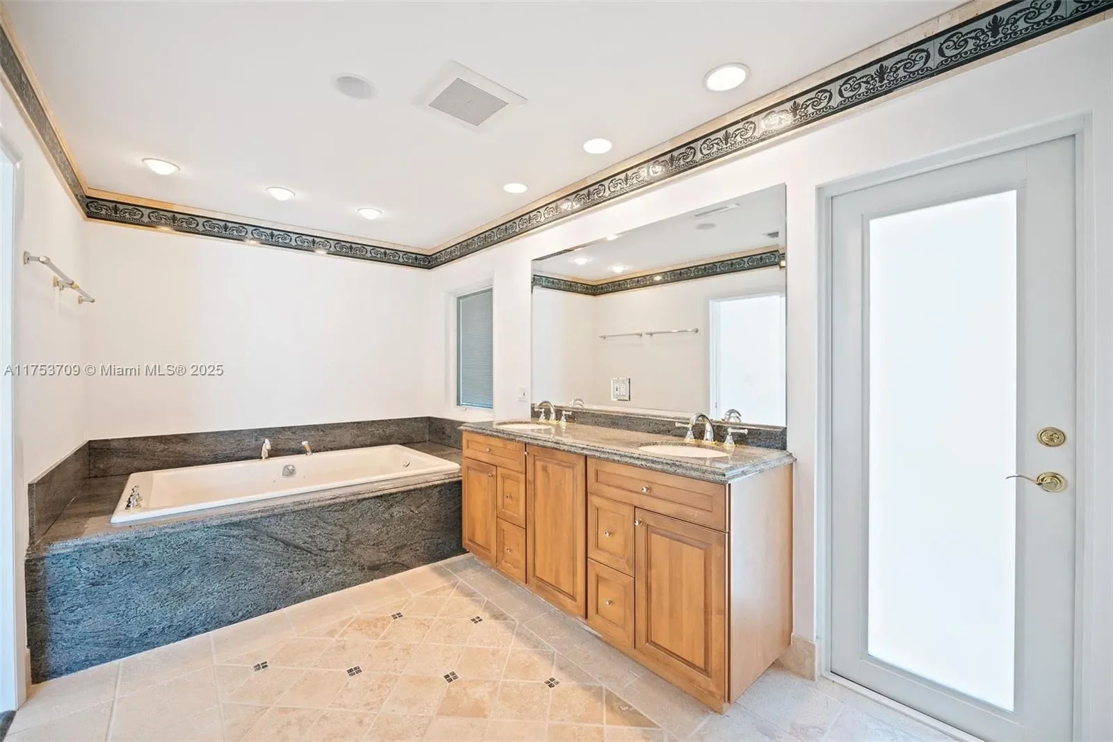 13060 SW 70th Ave, Coral Gables, Florida, United States. - Photo 27