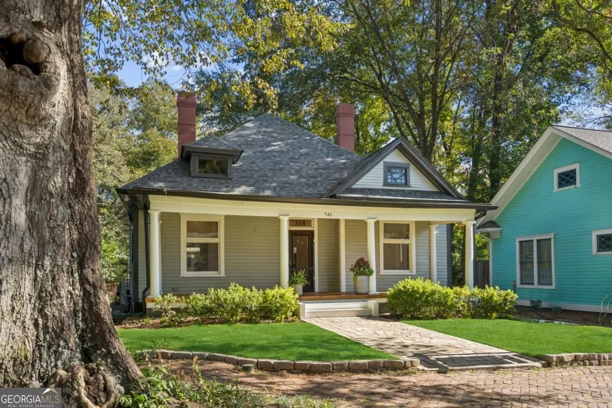 Exterior photo 4