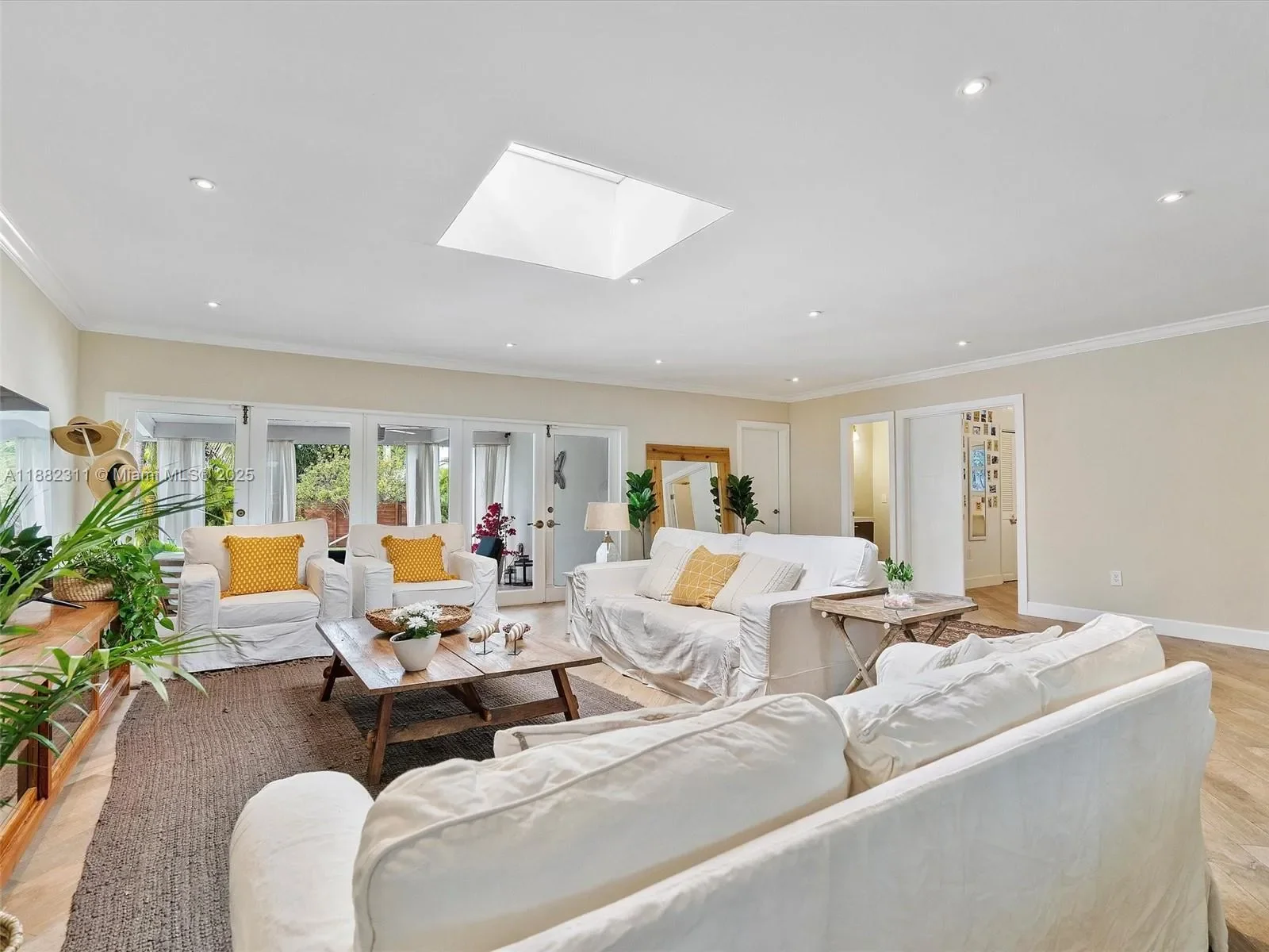 11407 N Bayshore Dr, North Miami, FL 33181, North Miami Beach, Florida, United States. - Photo 12