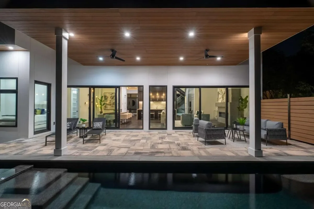 19 Spruell Springs RD NE, Atlanta, Georgia, United States. - Photo 9