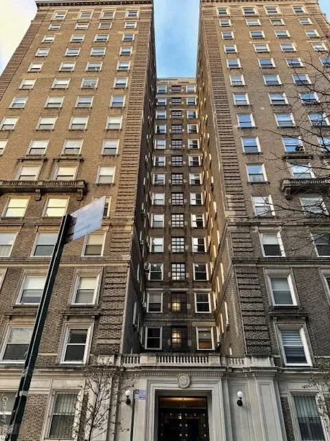 Exterior photo 3