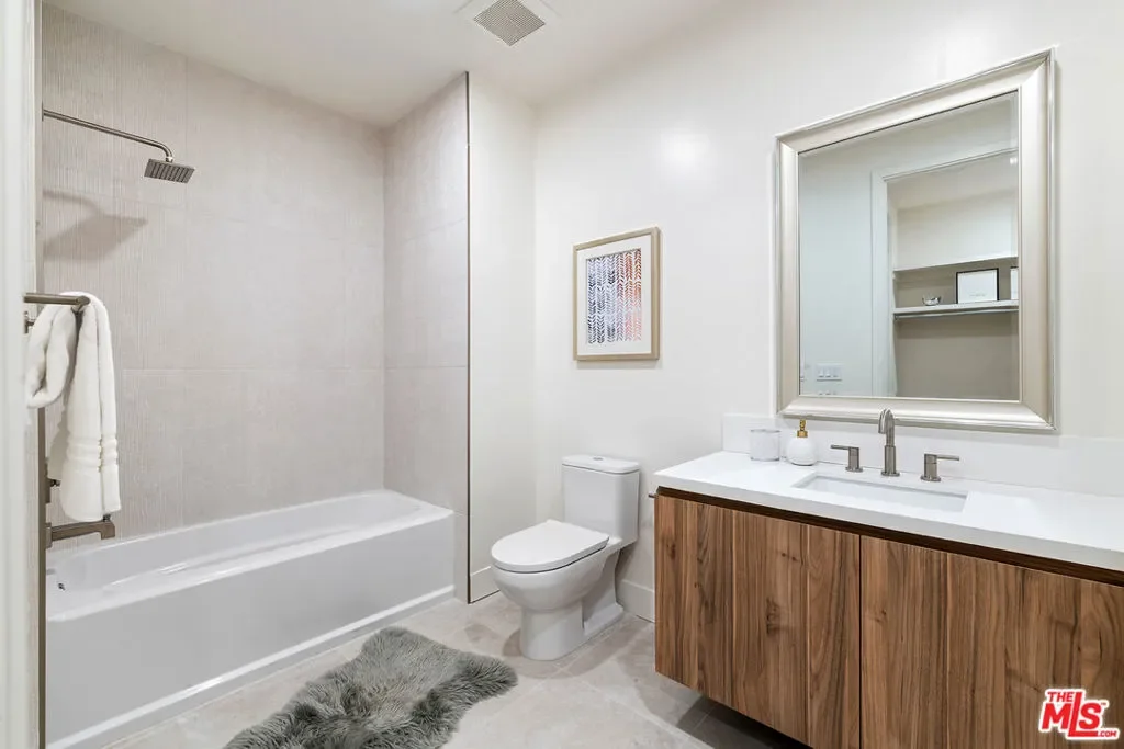 3649 Regal Place 102, Los Angeles, California, United States. - Photo 11