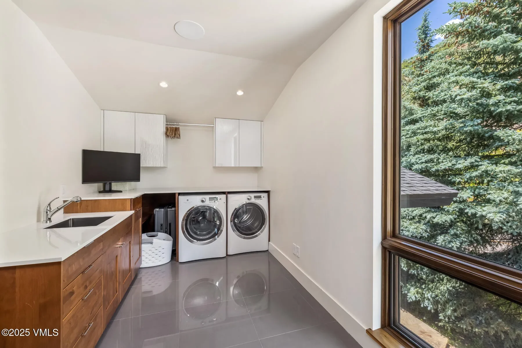 2764 S Frontage Road, Vail, Colorado, United States. - Photo 20