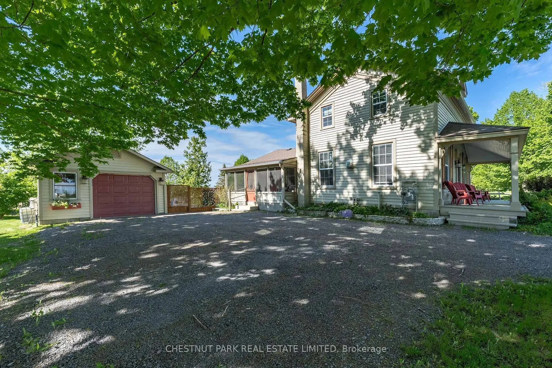 Exterior photo 4