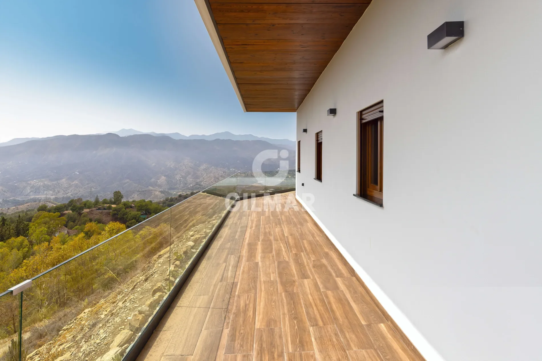 Exterior photo 6