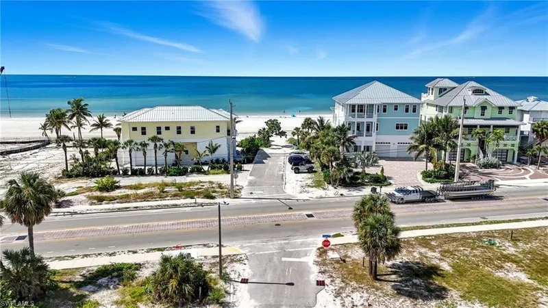 167 Coconut DR, Fort Myers Beach, Florida, United States. - Photo 18