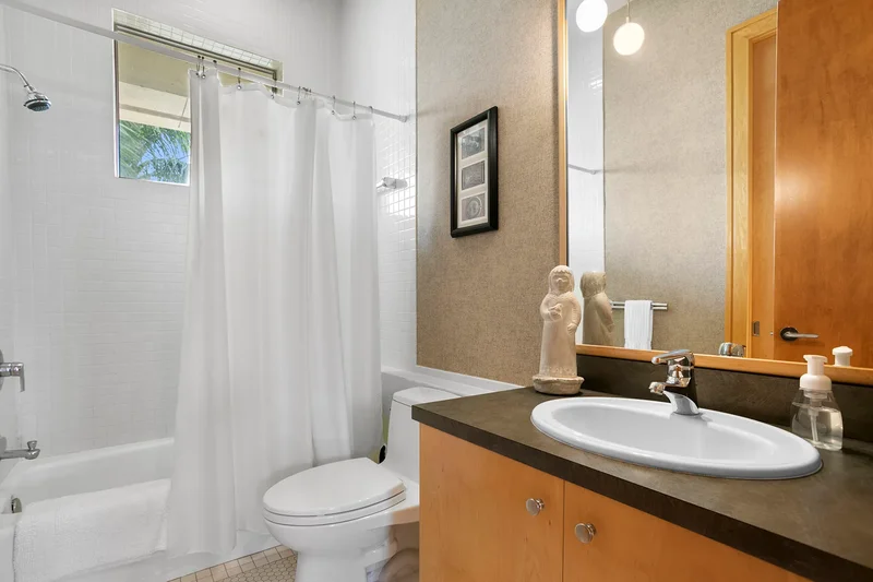 950 Monterey Point NE, St Petersburg, FL 33704, St. Petersburg, Florida, United States. - Photo 30