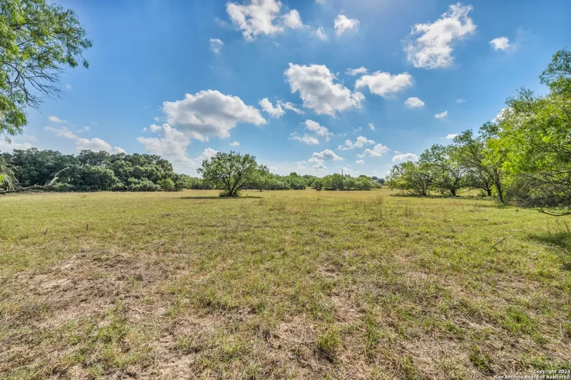 12153 E US Hwy 87 W, La Vernia, TX 78121, La Vernia, Texas, United States. - Photo 13