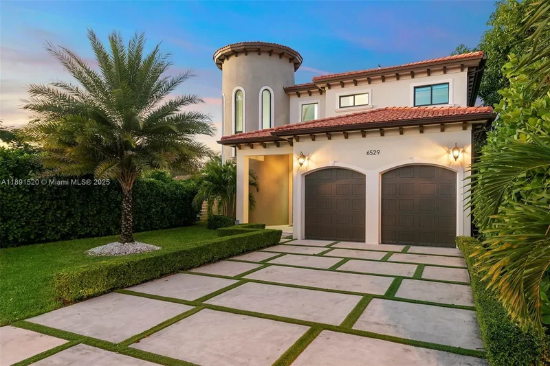 6529 SW 30th St, Miami, Florida, United States. - Photo 8