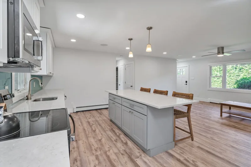 35 Suffolk Rd, Hampton Bays, New York, United States. - Photo 29