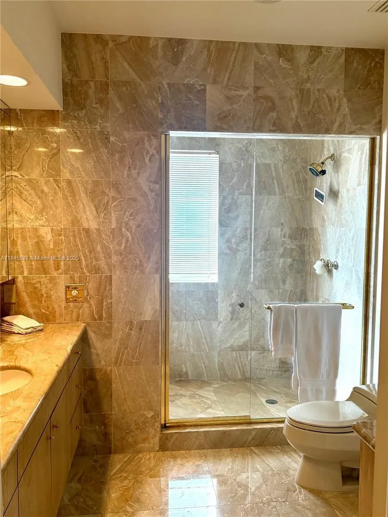 3508 Bayshore Villas Dr, Miami, Florida, United States. - Photo 36
