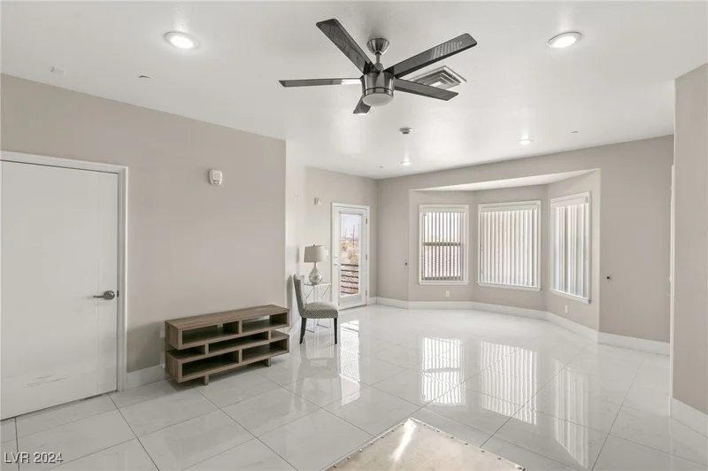 5930 N El Capitan Way, Las Vegas, Nevada, United States. - Photo 44