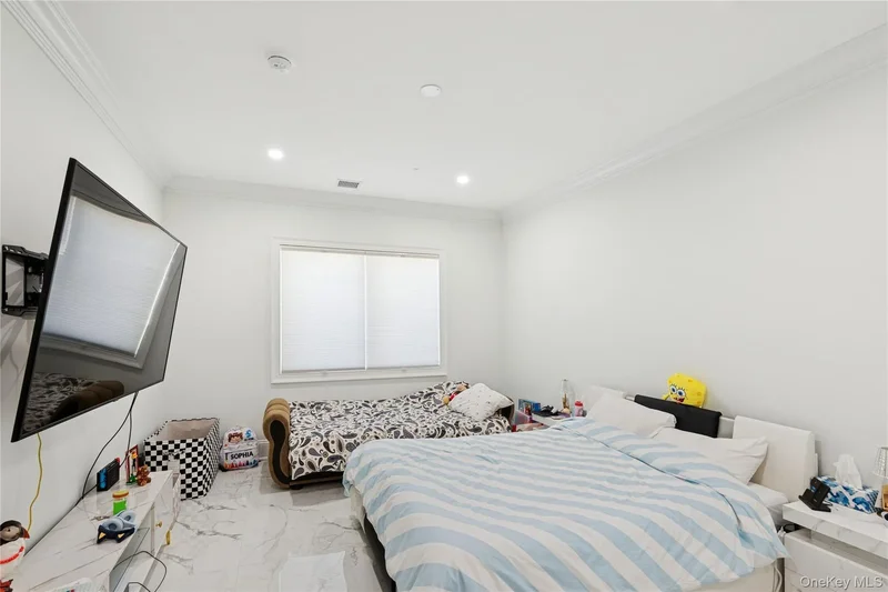 783 Oakleigh Road, Valley Stream, New York, United States. - Photo 13