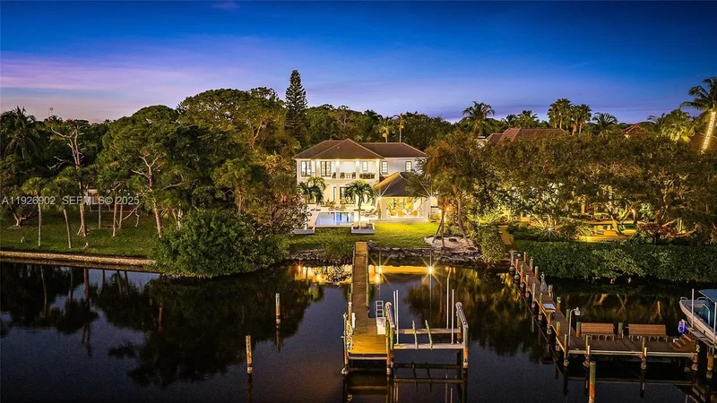 19651 Riverside Dr, Tequesta, Florida, United States. - Photo 33