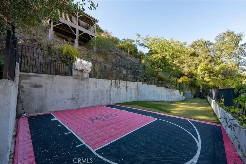 1833 Roscomare Road, Los Angeles, California, United States. - Photo 63