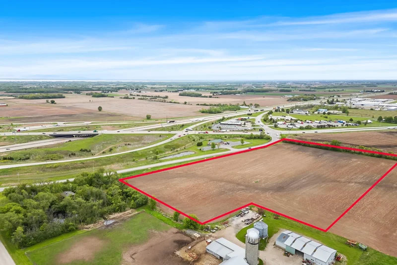1600 Planeview, Oshkosh, WI 54904, Oshkosh, Wisconsin, United States. - Photo 14