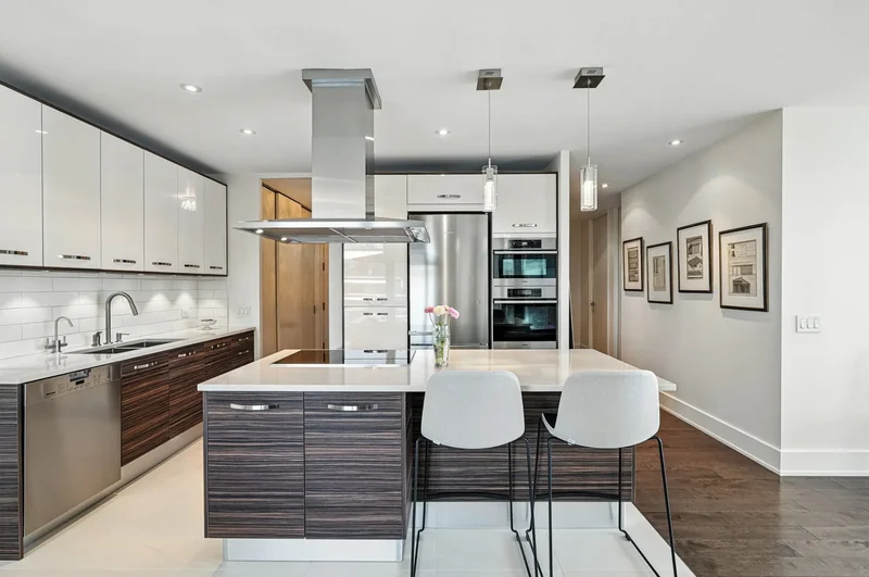 2 Rue Westmount-Square 302, Westmount, Quebec, Canada. - Photo 3