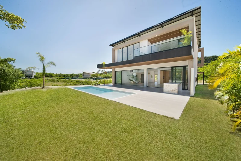 Caleton Residences 68 Xi: Luxury Designer Villa, Where Quality Meets Art