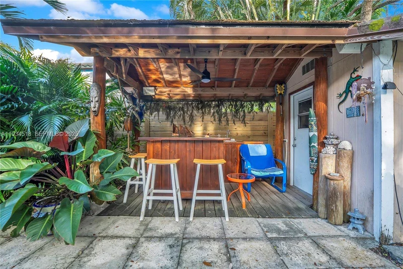 2490 Abaco Ave, Miami, FL, 33133, USA, Miami, Florida, United States. - Photo 17