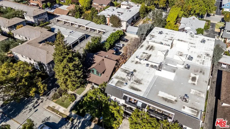 275 E California Boulevard, Altadena, California, United States. - Photo 31