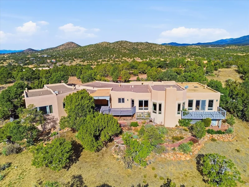 21 Buen Pastor, Santa Fe, NM 87508, Santa Fe, New Mexico, United States. - Photo 65