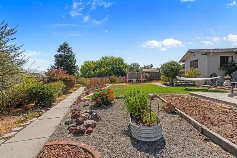 215 Rays Circle, Hollister, CA 95023, Hollister, California, United States. - Photo 48