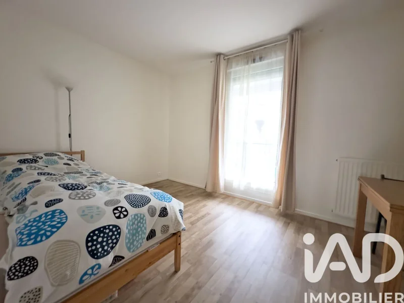 Clichy, Île-de-France, France. - Photo 6