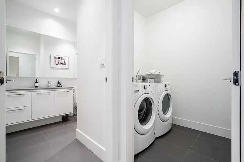 680 Seylynn Crescent 103, North Vancouver, British Columbia, Canada. - Photo 33