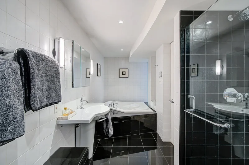 305 Rue de la Commune O. TH-2, Montréal, Quebec, Canada. - Photo 62