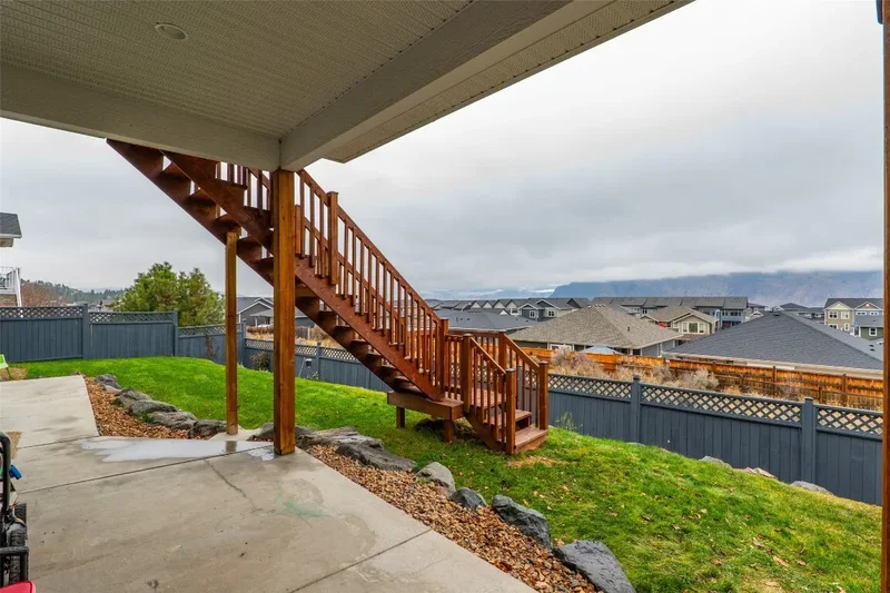 2016 Galore Crescent, Kamloops, British Columbia, Canada. - Photo 11