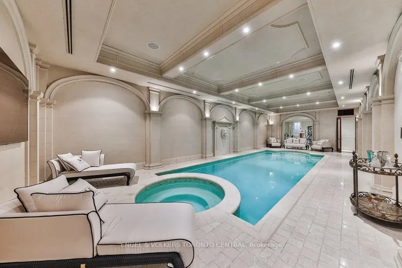 489 Lakeshore Road E, Oakville, Ontario, Canada. - Photo 13