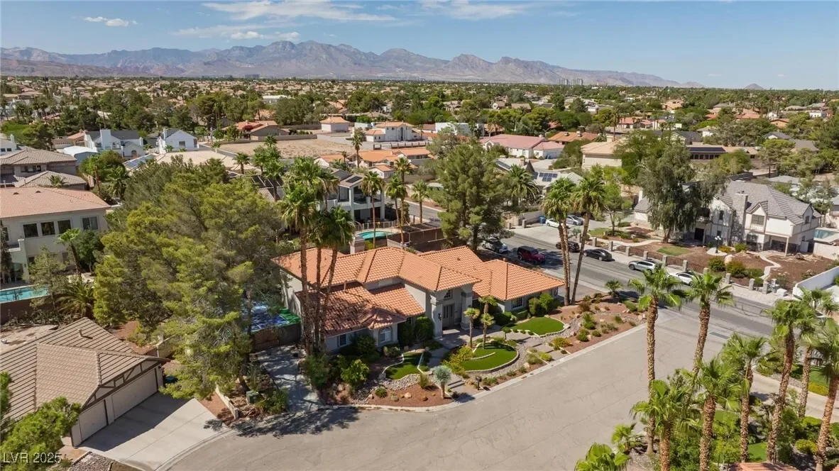 7471 Darby Avenue, Las Vegas, Nevada, United States. - Photo 6