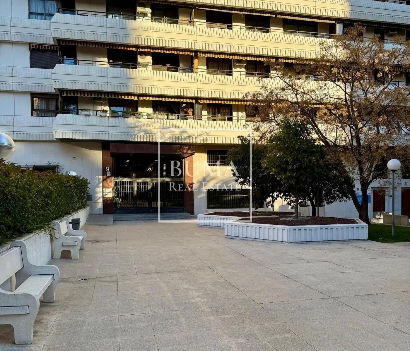 Exterior photo 2