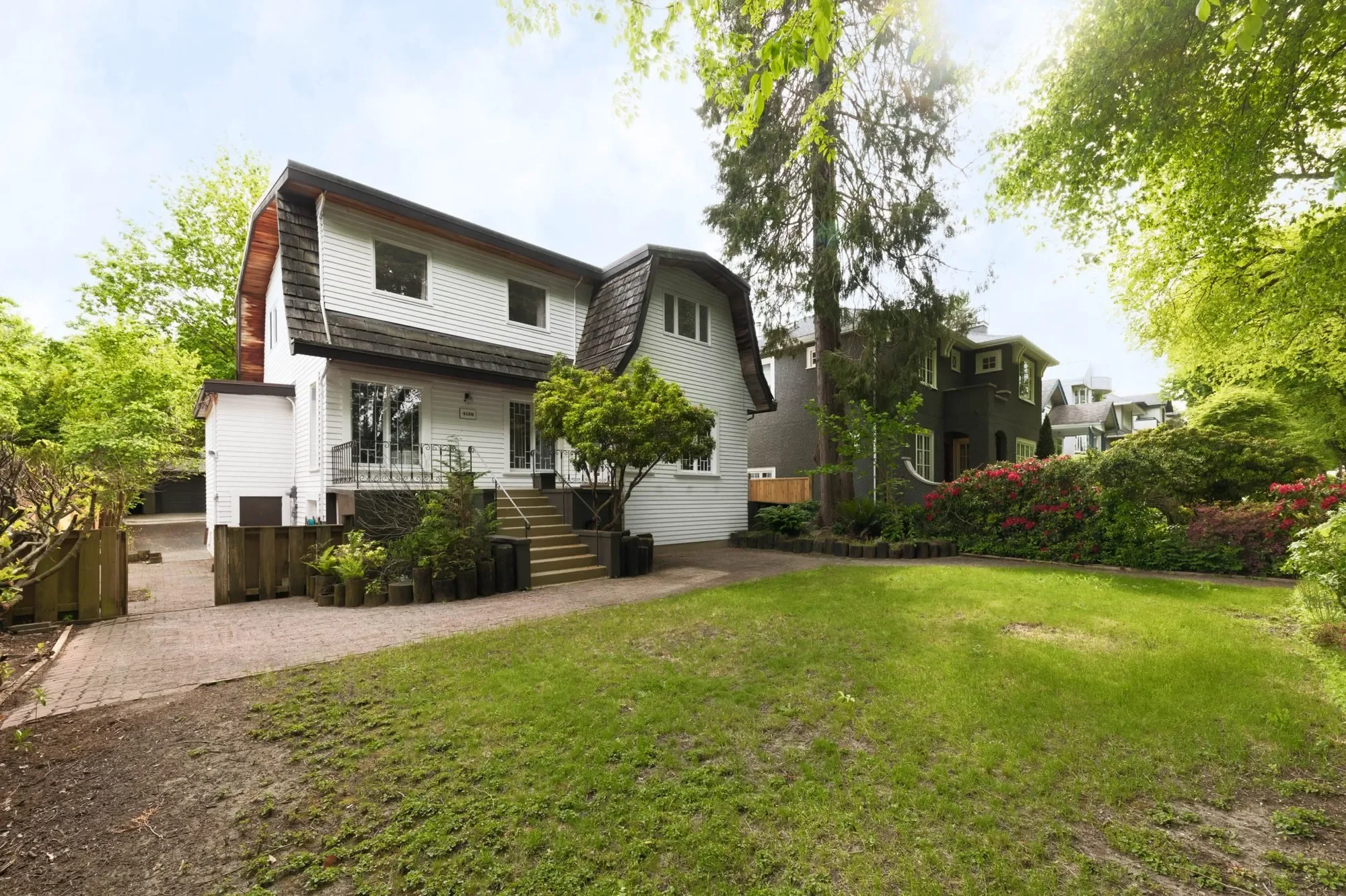 Exterior photo 8