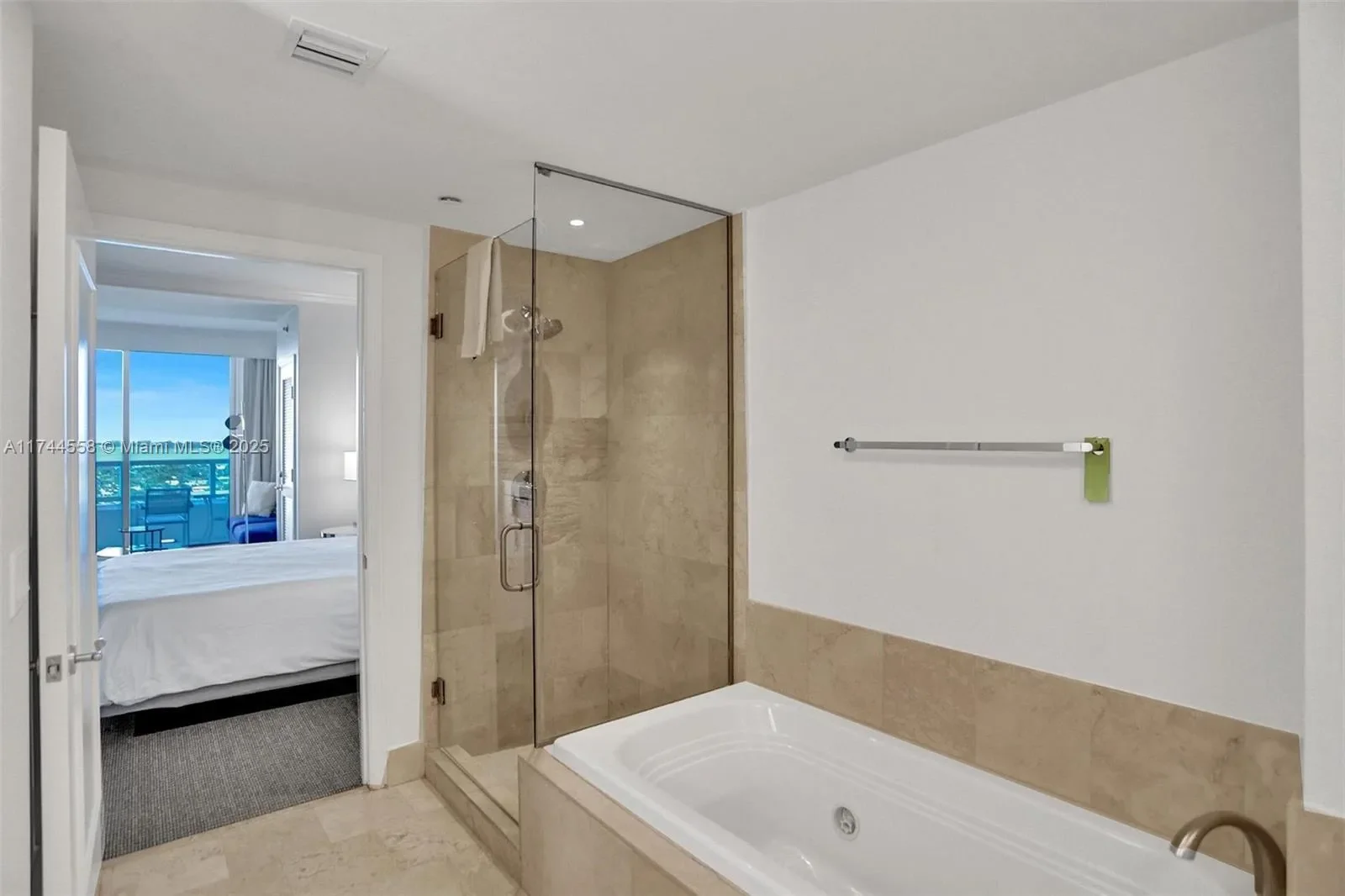 4401 Collins Ave 2114/2116, Miami Beach, Florida, United States. - Photo 31