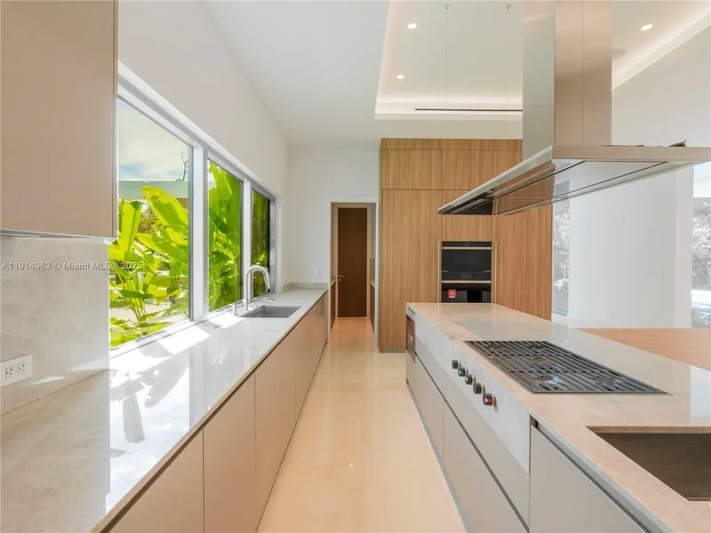 6720 SW 98th St, Coral Gables, Florida, United States. - Photo 30
