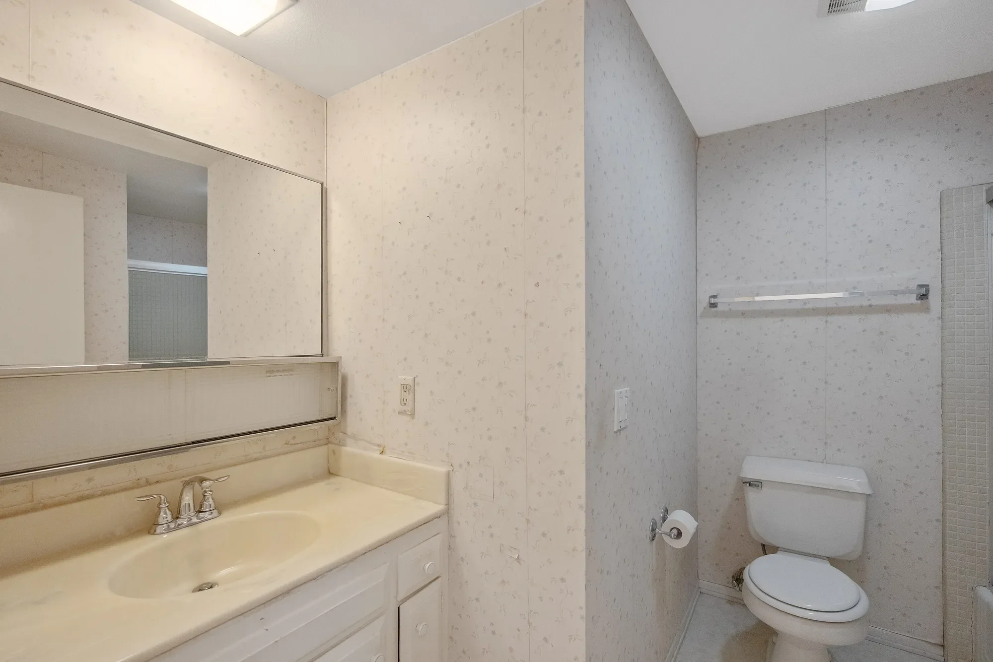 23325 Bessemer Street, Woodland Hills, CA 91367, Los Angeles, California, United States. - Photo 15