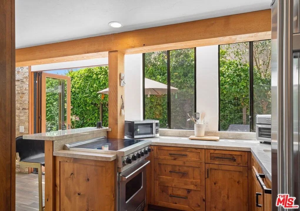 31830 Broad Beach Road, Malibu, California, United States. - Photo 17