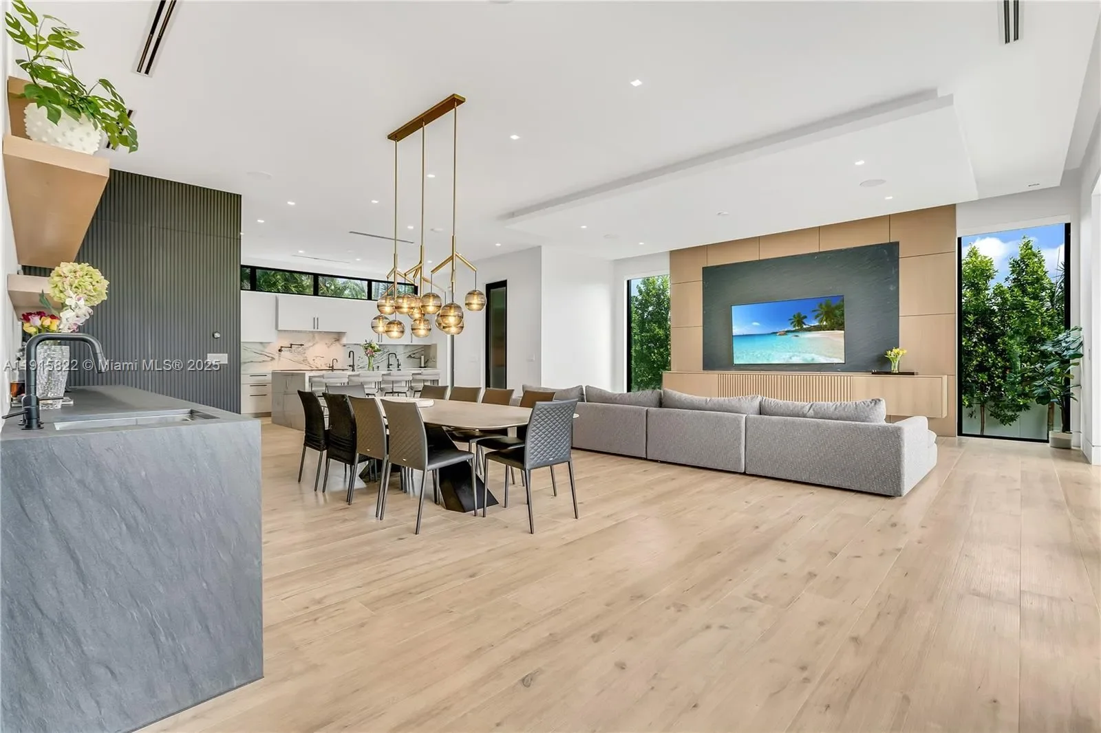 9045 Hawthorne Ave, Bal Harbour, Florida, United States. - Photo 22